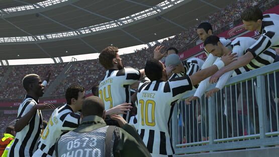 Pro Evolution Soccer 2015: screenshot 1